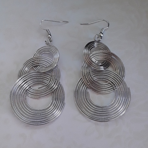 Bundle of 2 pairs Geometric Circle Drop Earrings - Picture 5 of 6